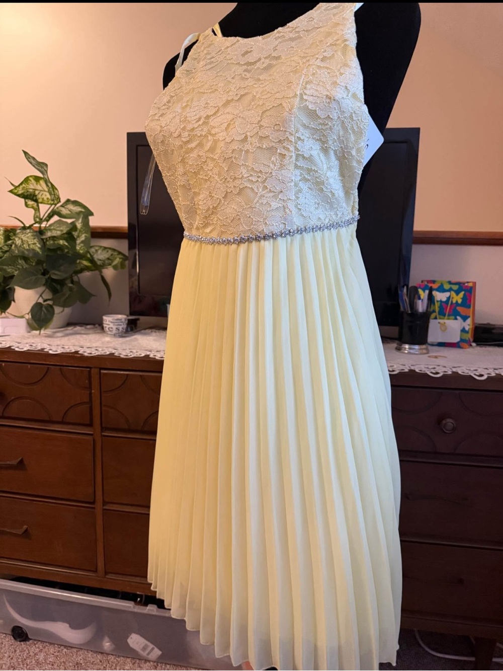 jcpenney Pale Yellow Lace & Pleated Chiffon Dress
